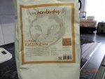 Katzenstreu 001.jpg Katzenstreu 001.jpg